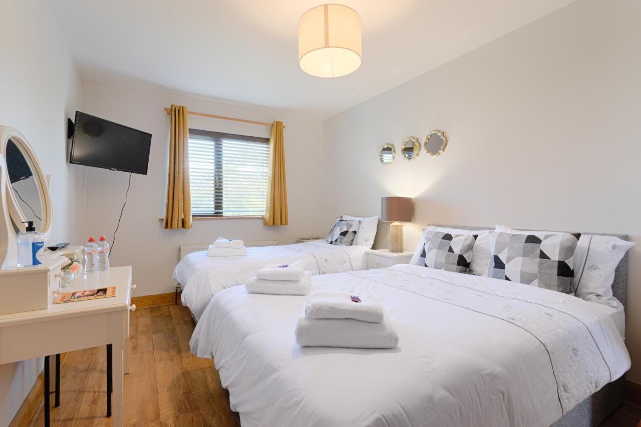 Beach Lodge Барна Екстер'єр фото